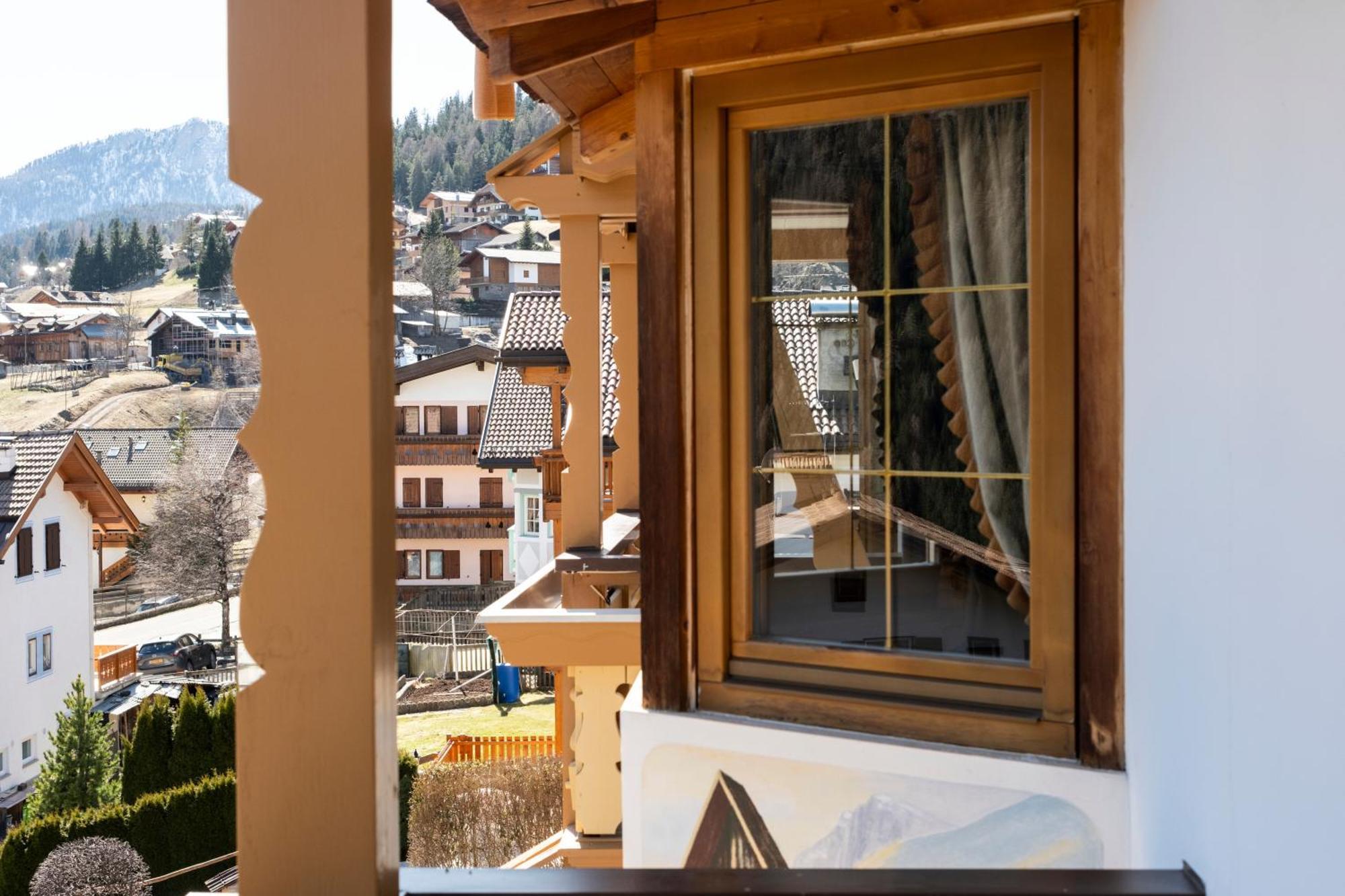 Berg Hotel Latemar Spitze Vigo di Fassa Exterior foto